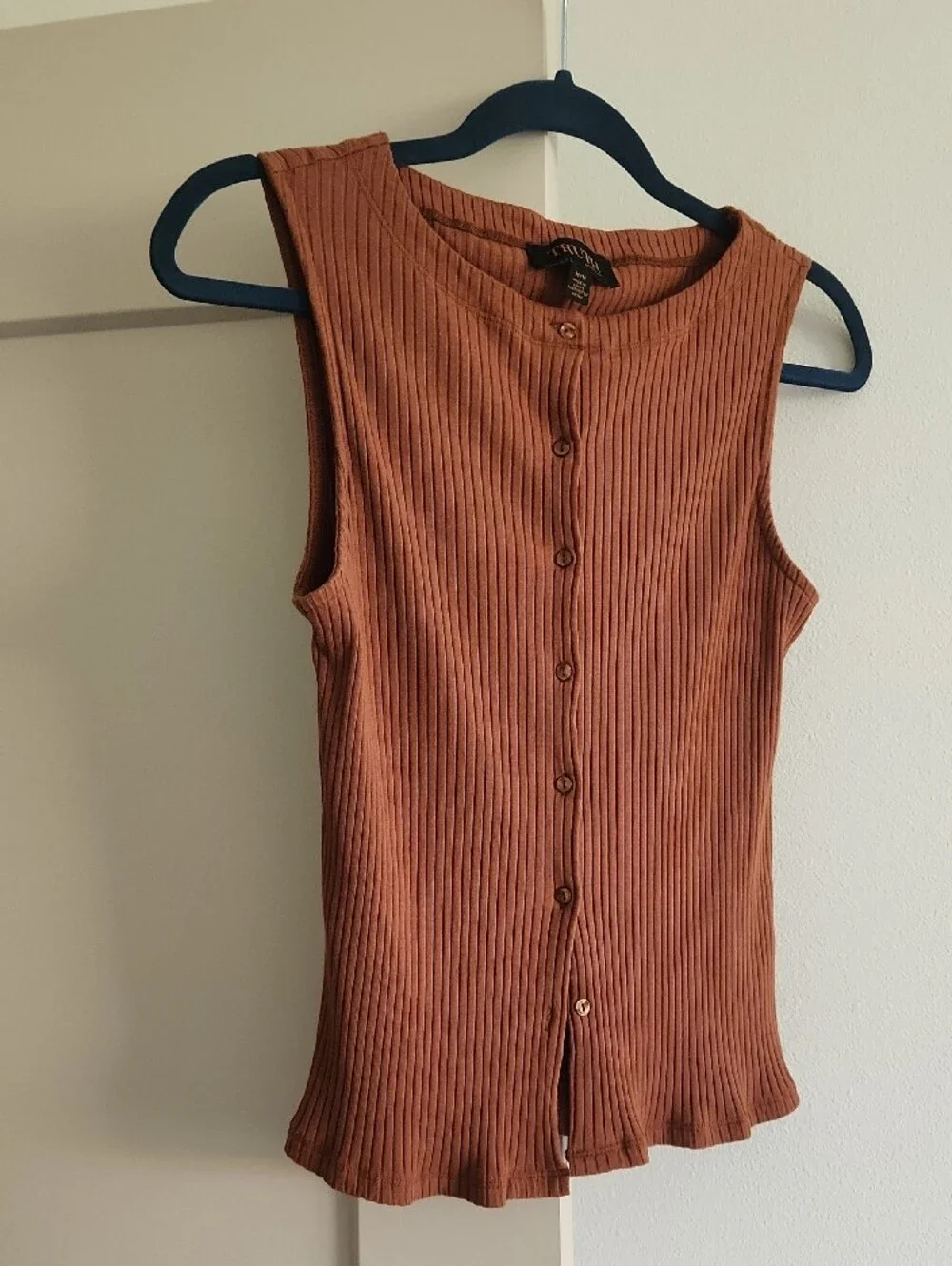 Ribbed Button-Front Sleeveless Top
